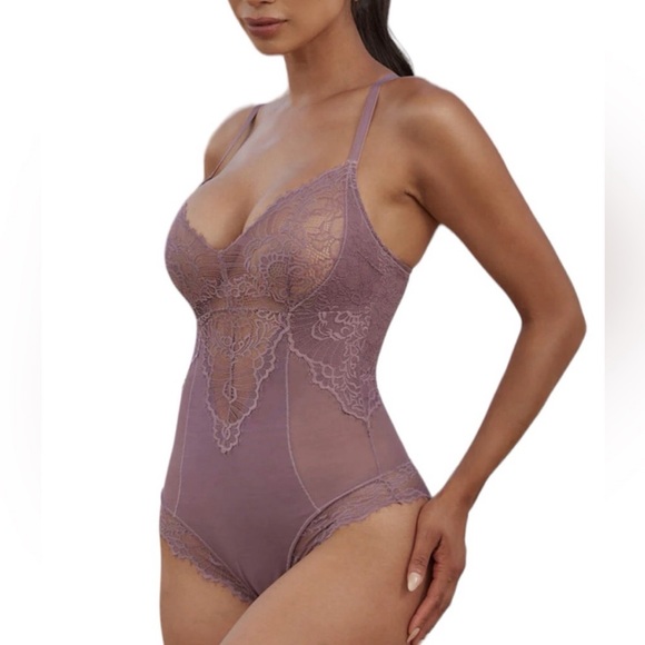 NWT Pinsy Sculpting Lace Shapewear Bodysuit in Lilac Size M - Picture 6 of 6
